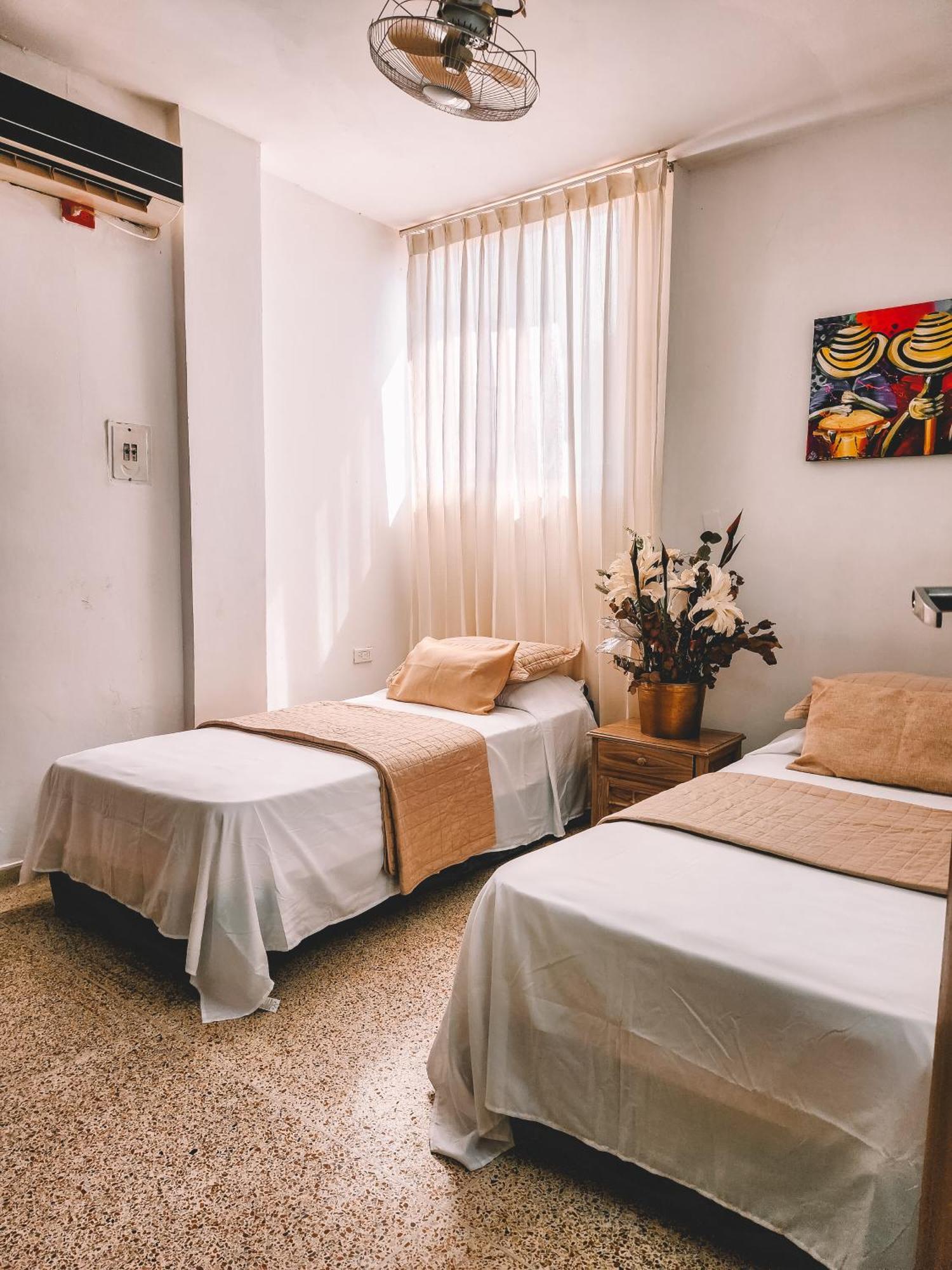 Hotel Radoa El Banco  Bagian luar foto